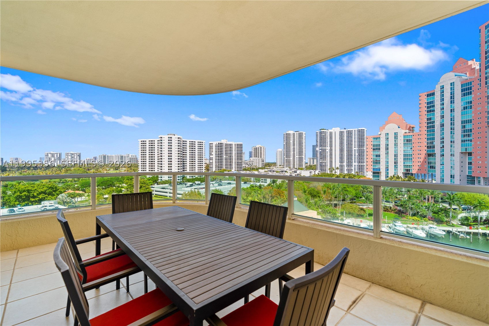 Aventura photo 3