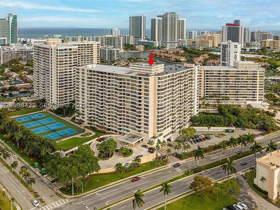Hallandale Beach photo 1