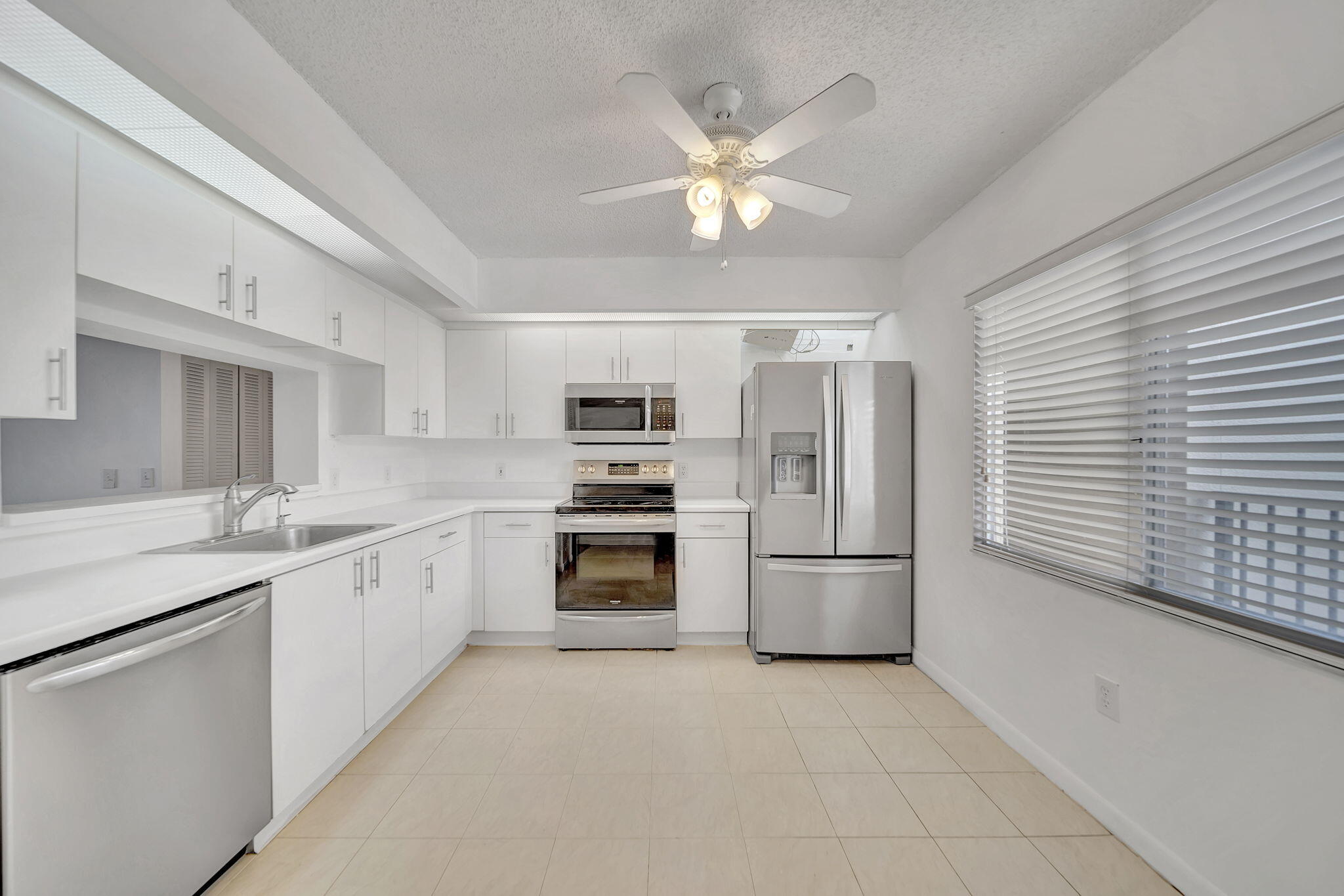 Pembroke Pines photo 2