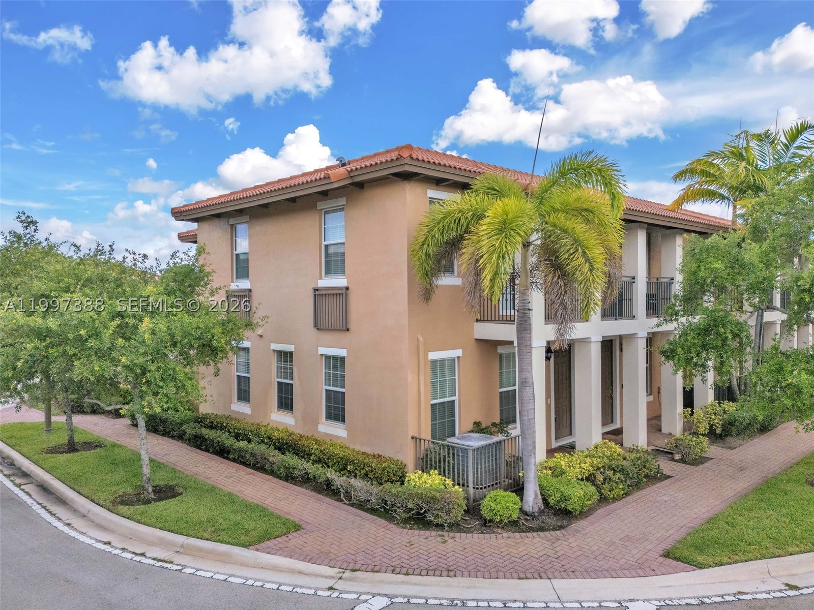Pembroke Pines photo 1