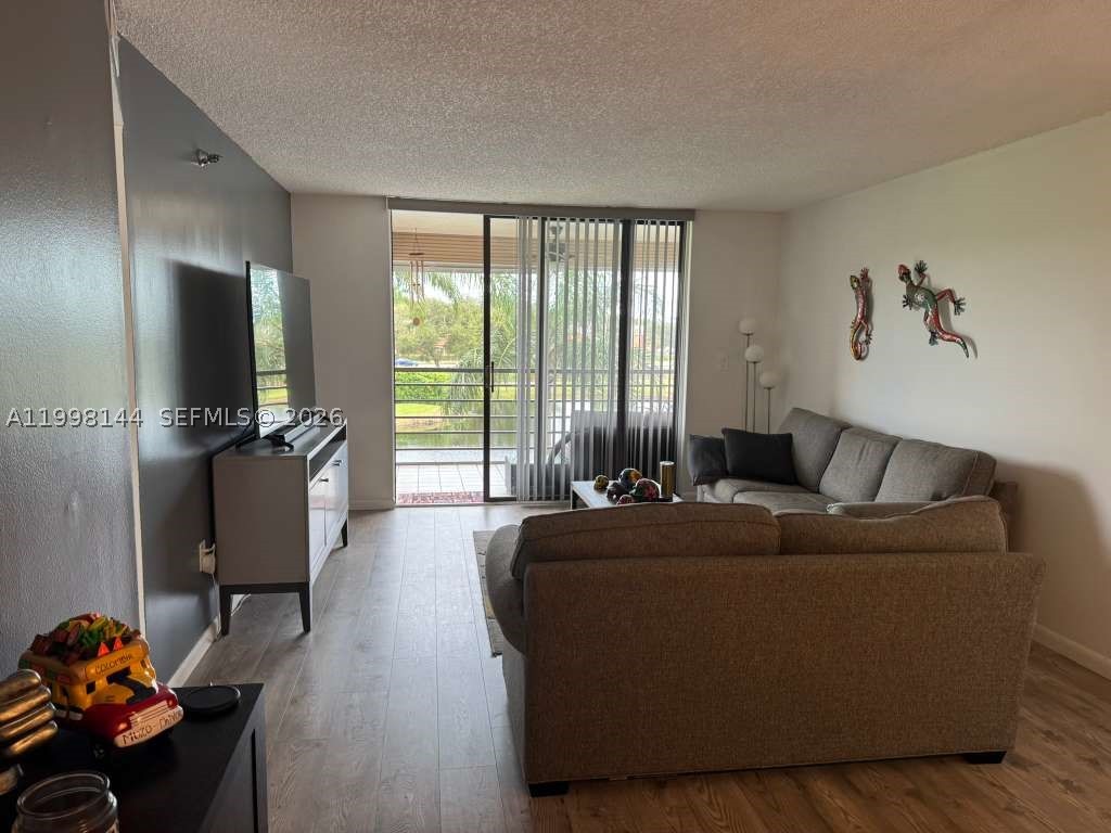 Pembroke Pines photo 1