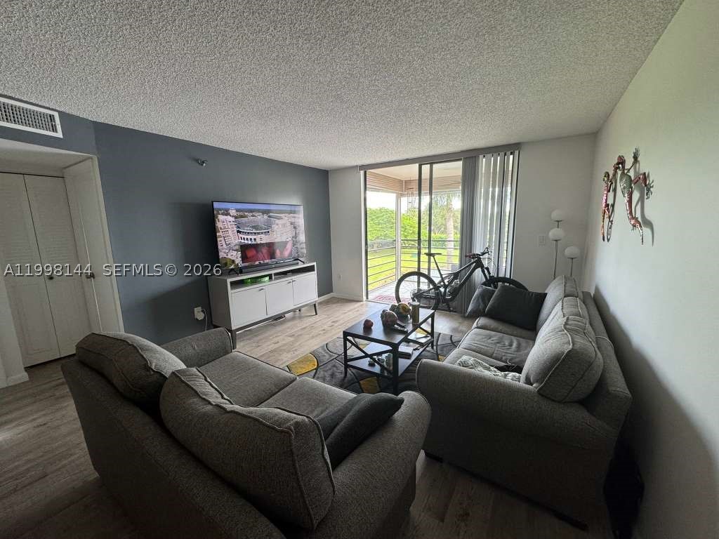 Pembroke Pines photo 2