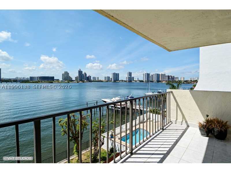 Sunny Isles Beach photo 1