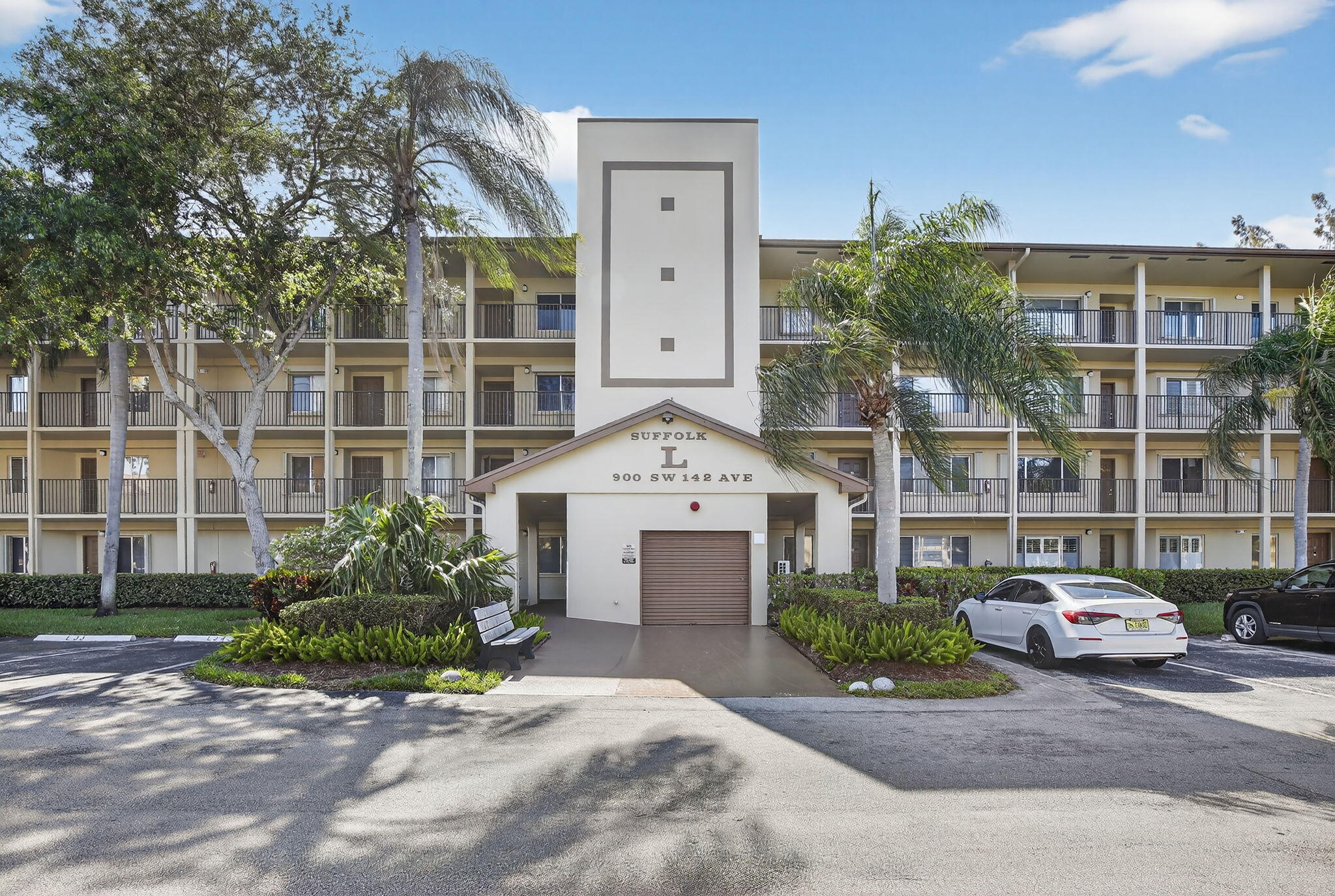 Pembroke Pines photo 1