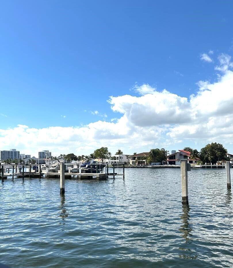 Hallandale Beach photo 1