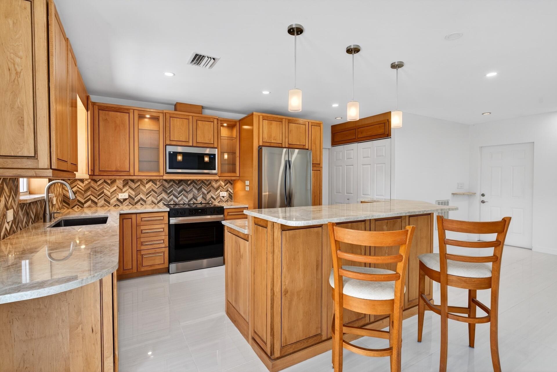 Wilton Manors photo 4