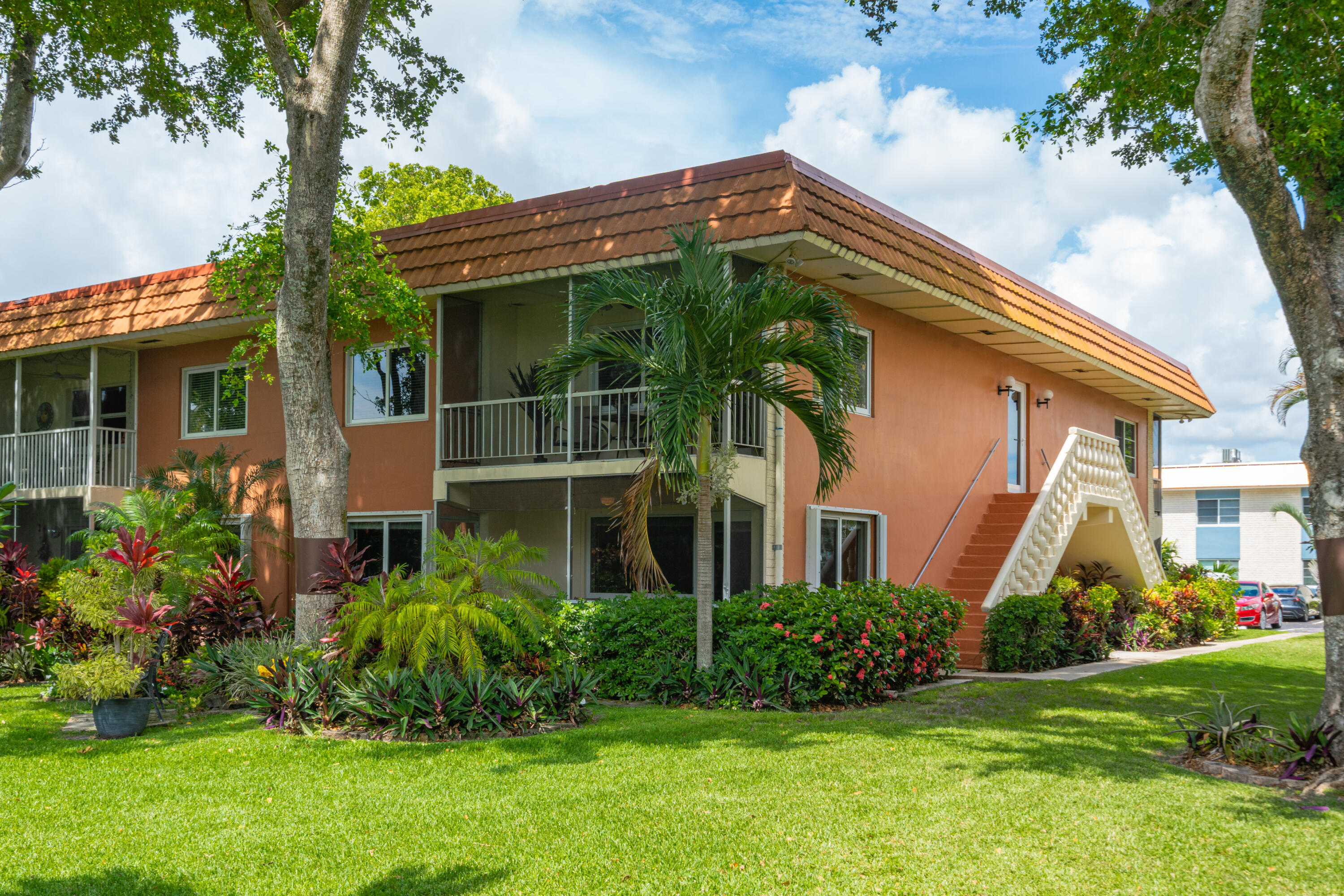 Wilton Manors photo 2