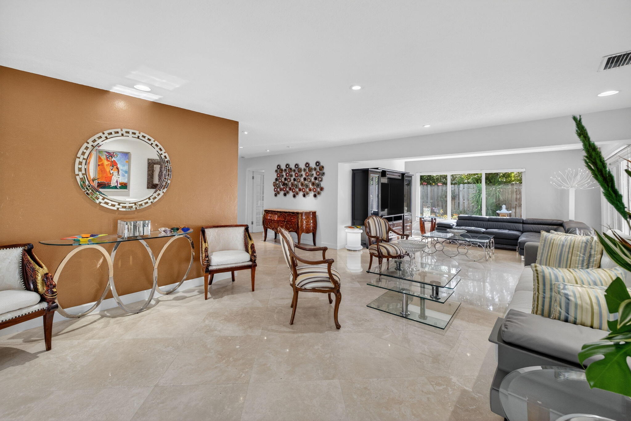 Wilton Manors photo 2