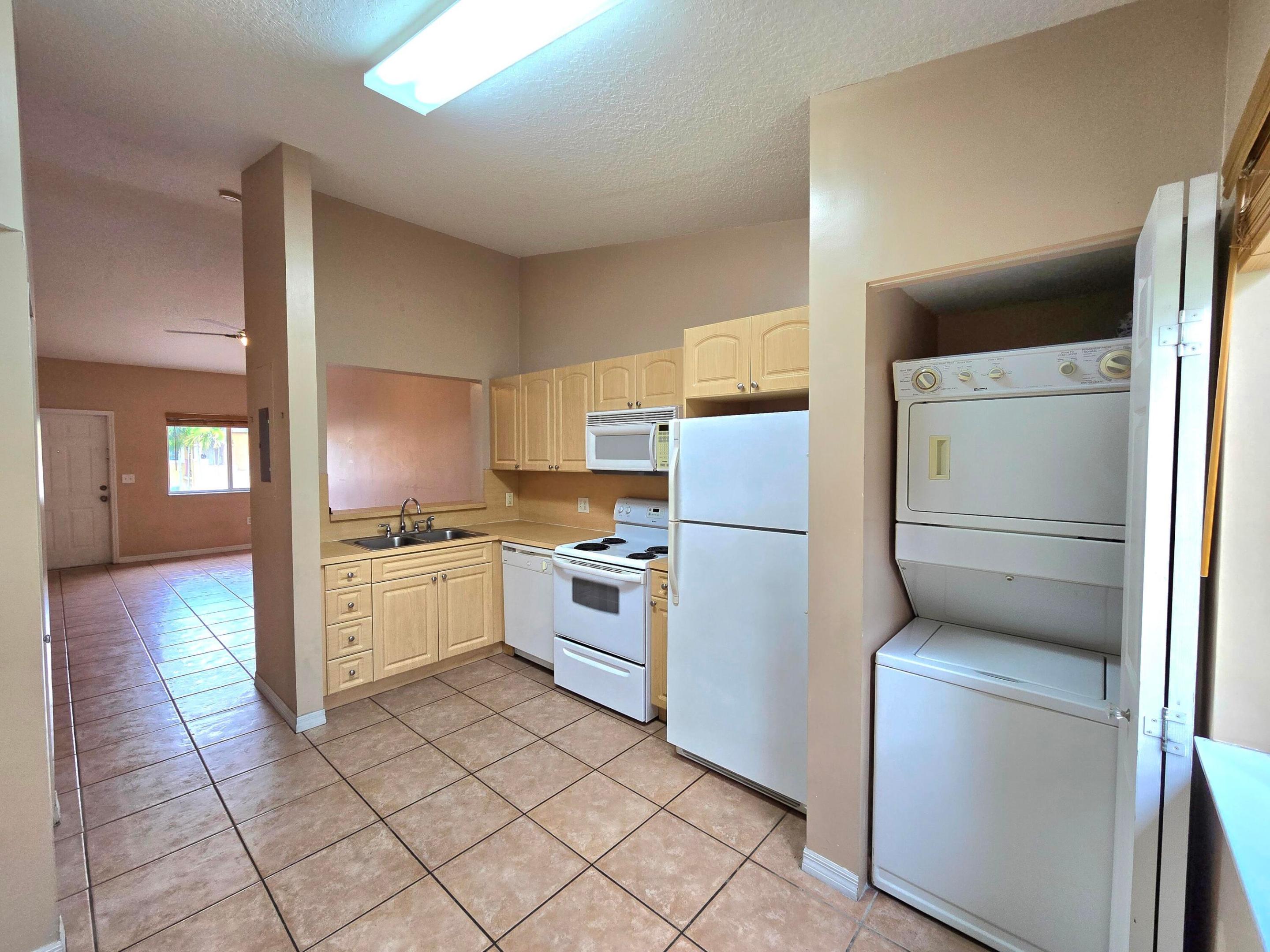 Pembroke Pines photo 4