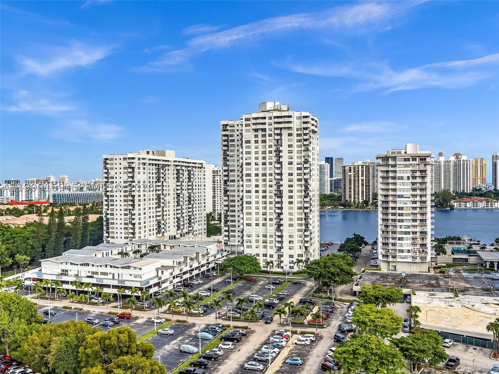 Aventura photo 2