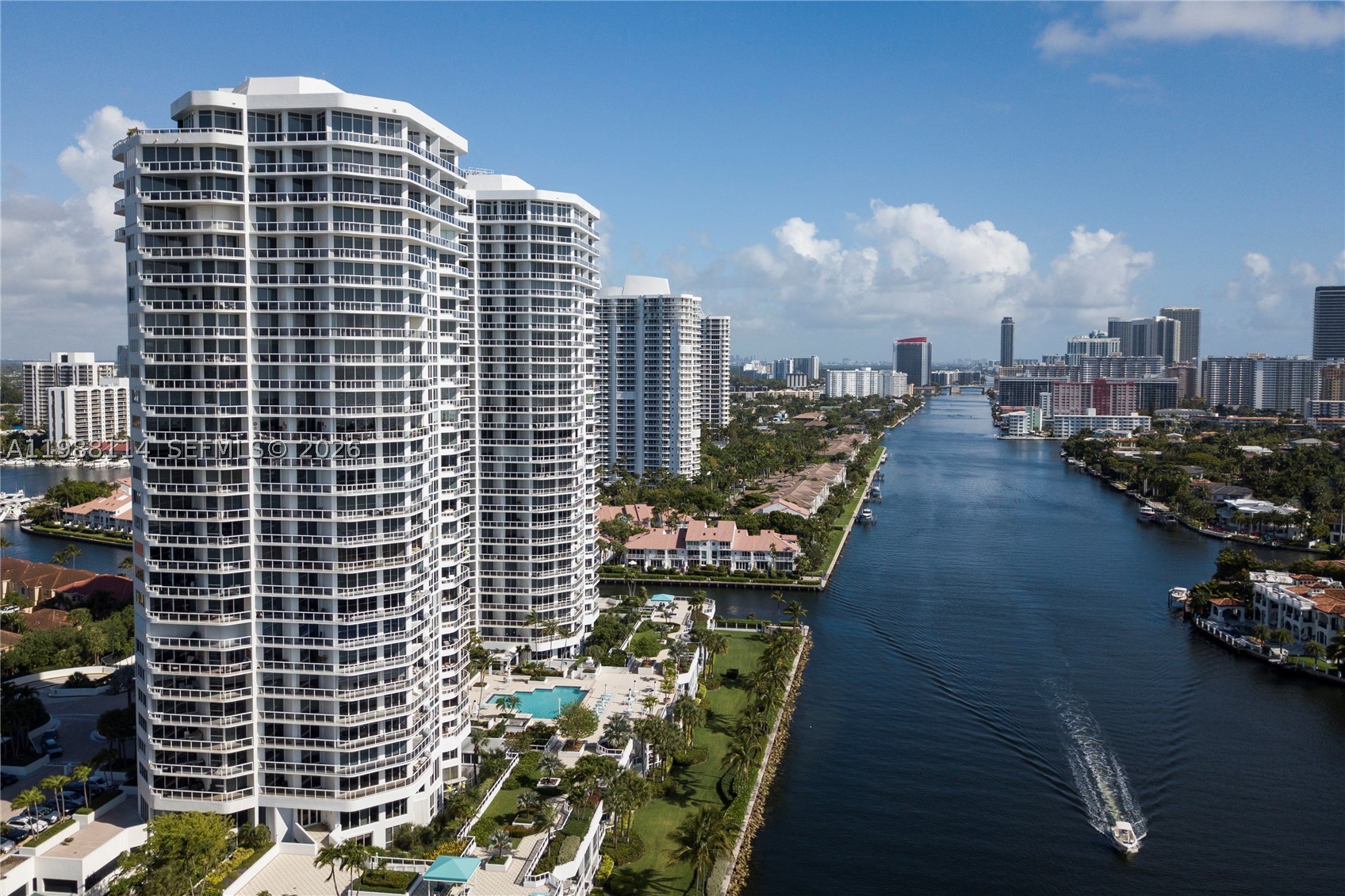 Aventura photo 2