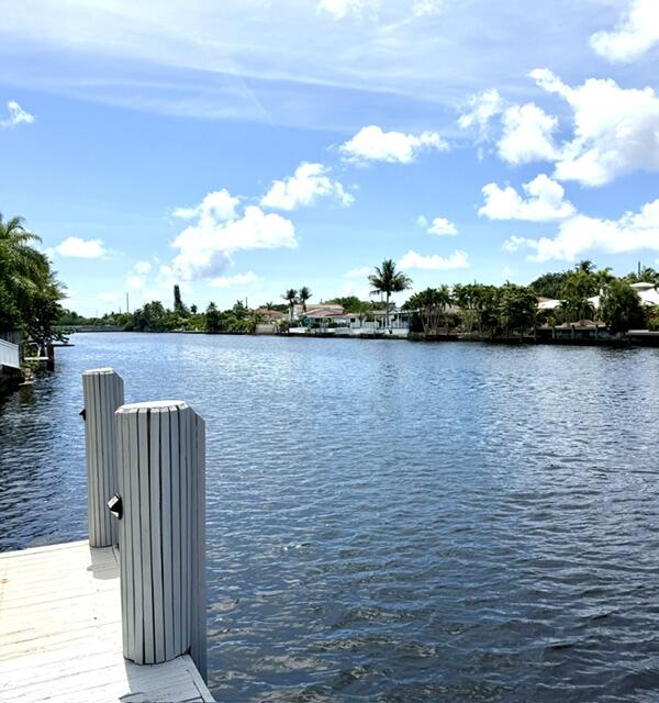 Wilton Manors photo 2