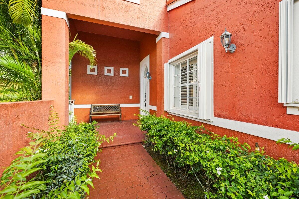 Pembroke Pines photo 2