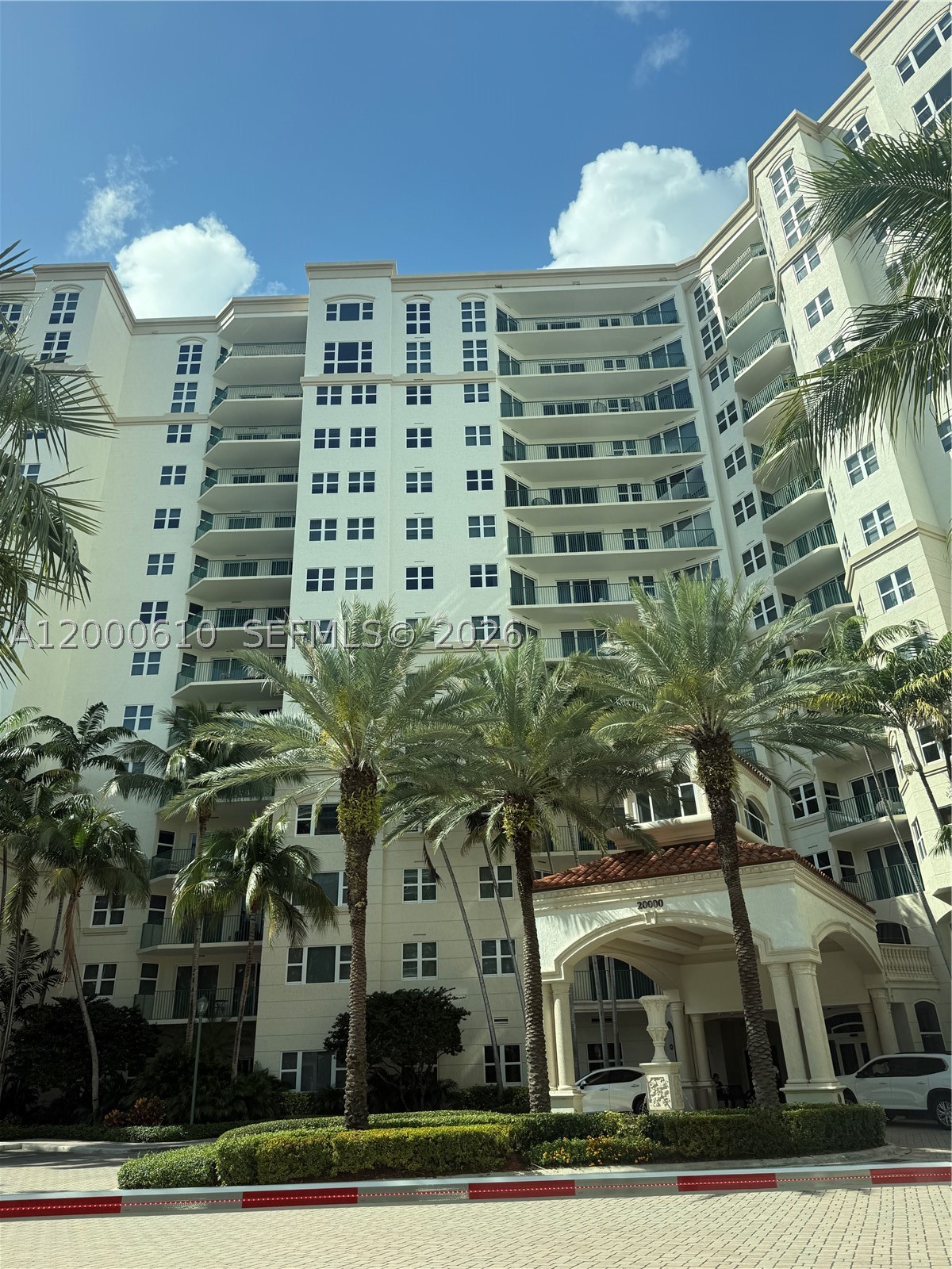 Aventura photo 2