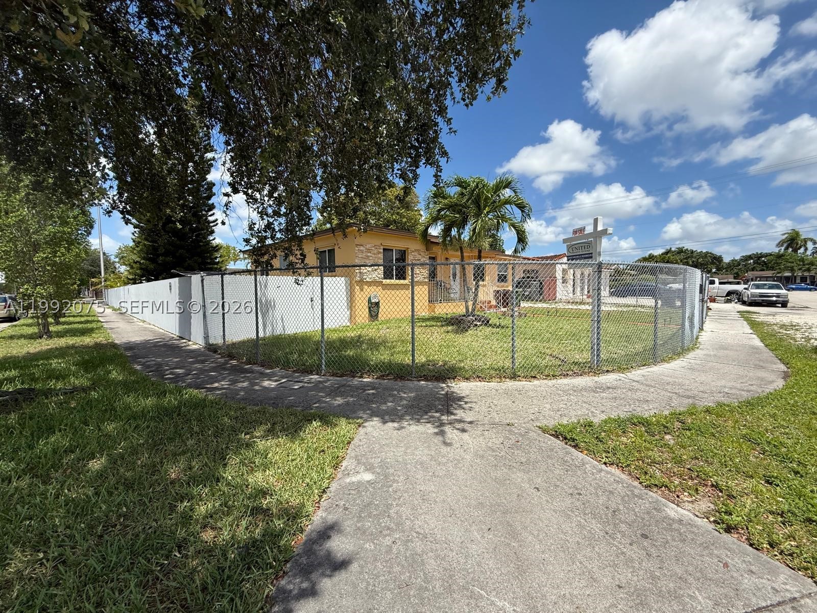 Hialeah photo 3