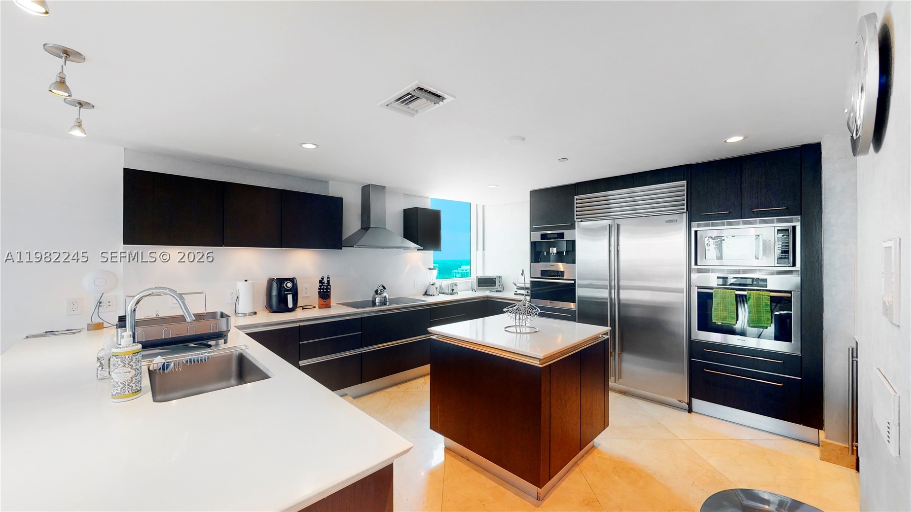 Sunny Isles Beach photo 4