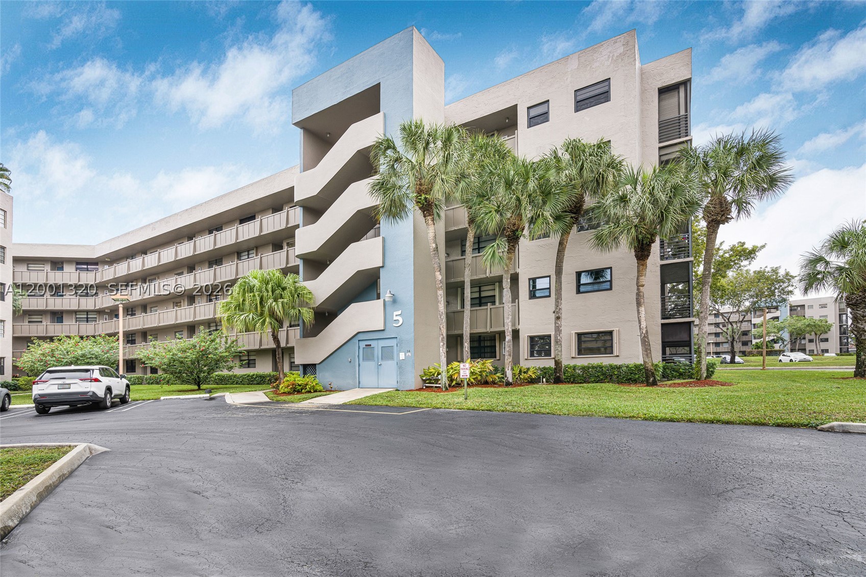 Pembroke Pines photo 1