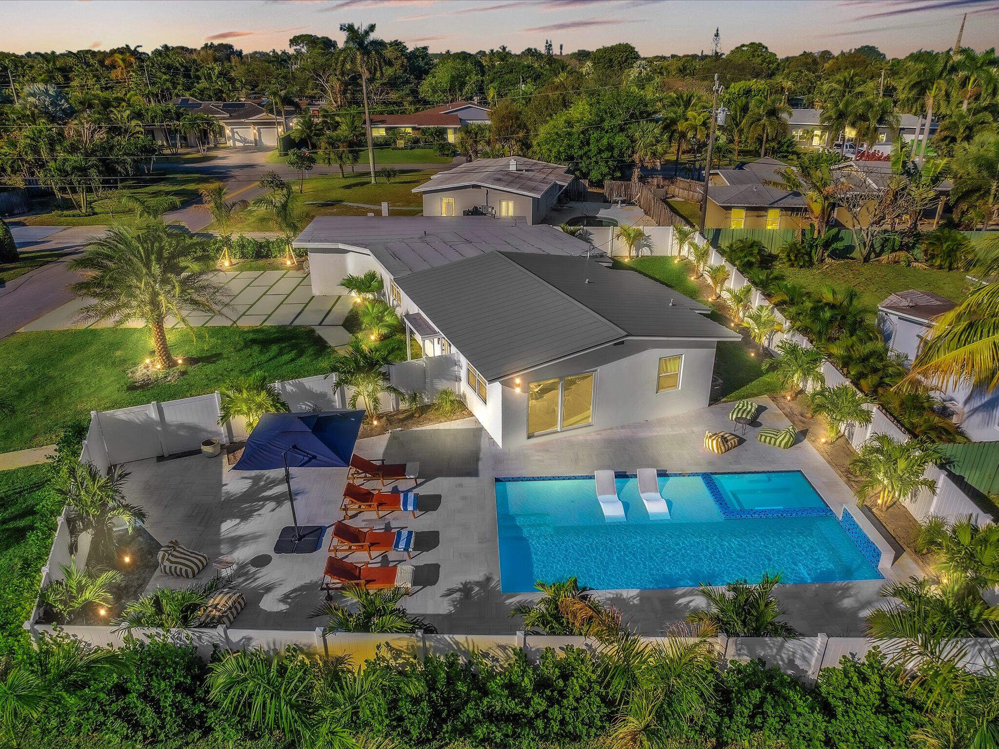 Wilton Manors photo 2