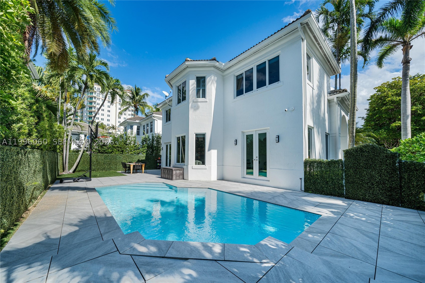 Aventura photo 3