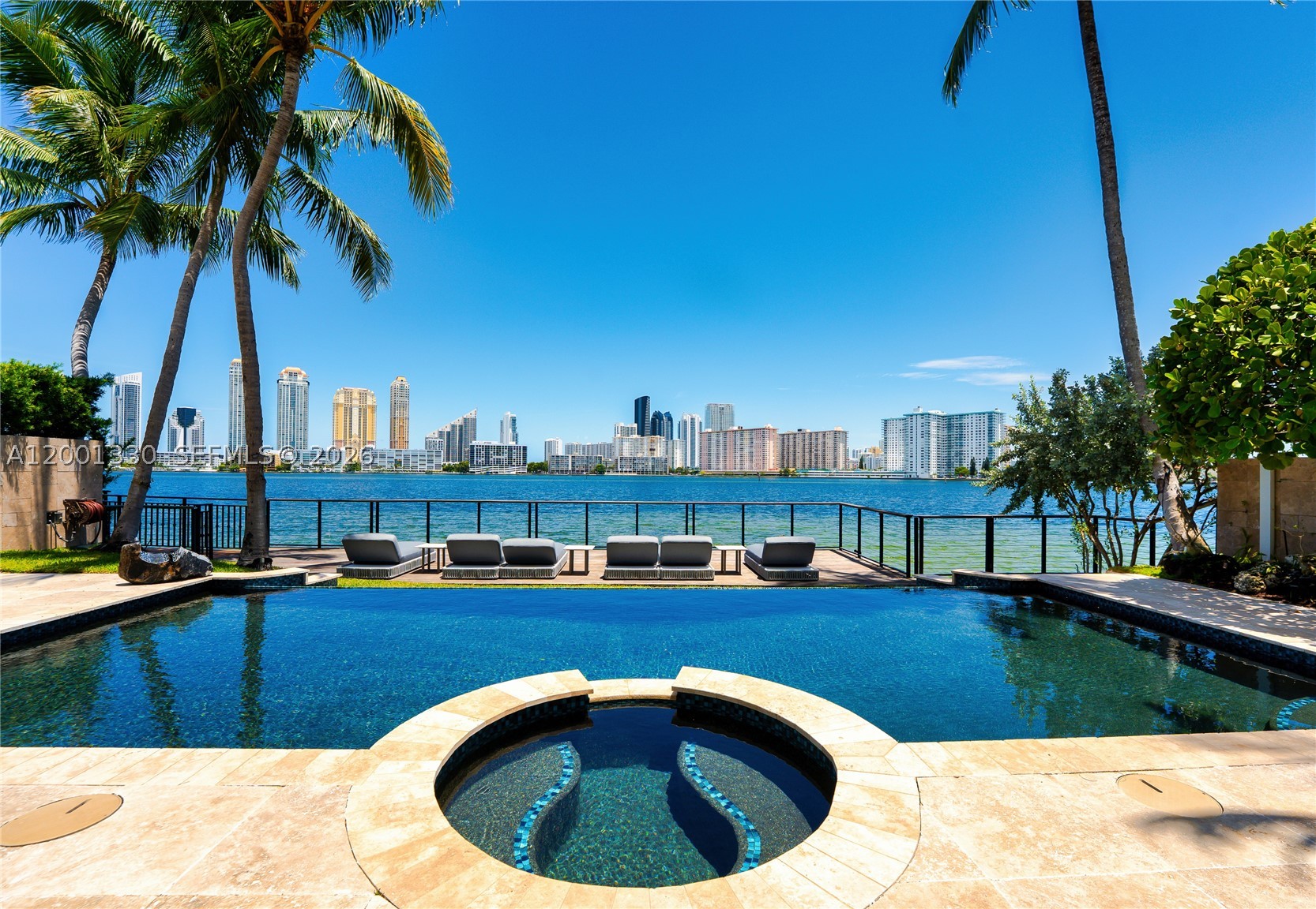Aventura photo 2