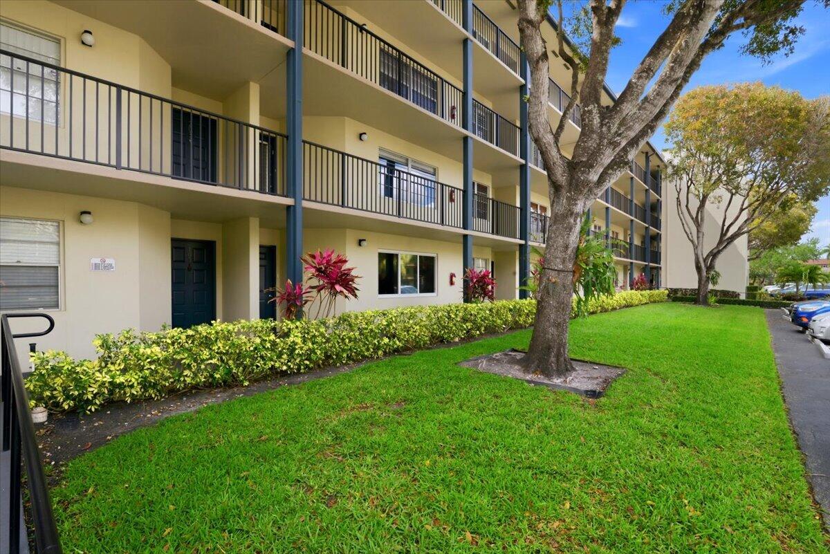 Pembroke Pines photo 1