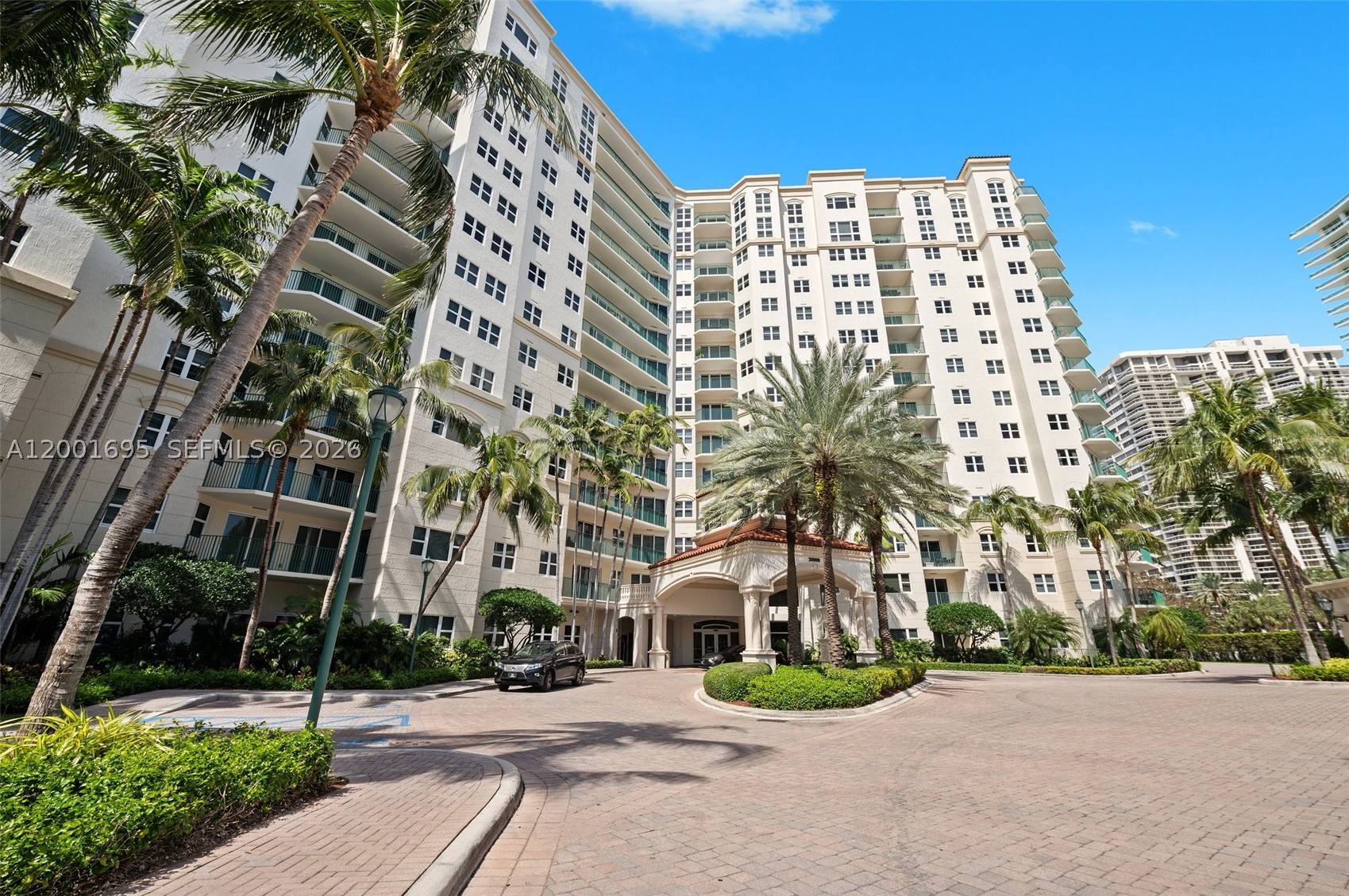 Aventura photo 5