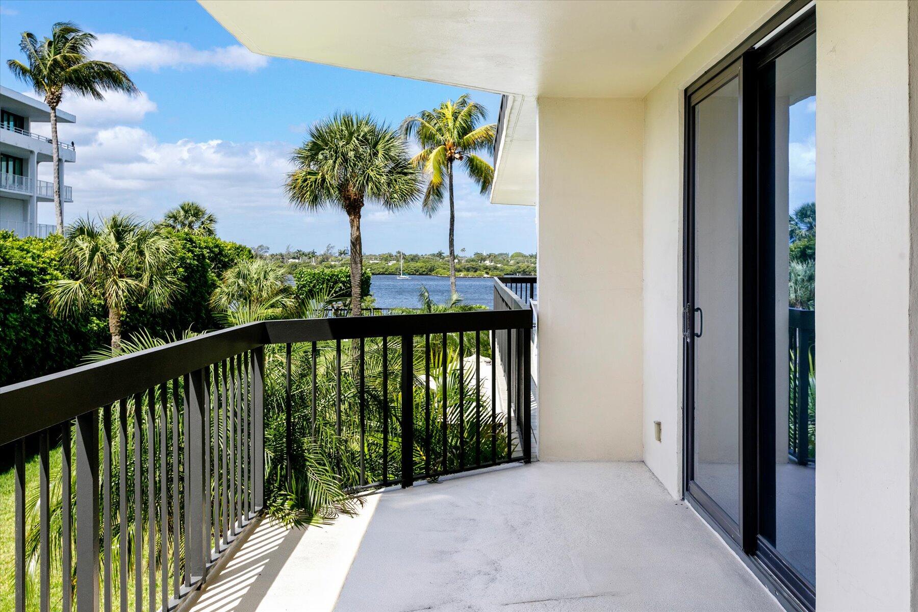 Palm Beach photo 1