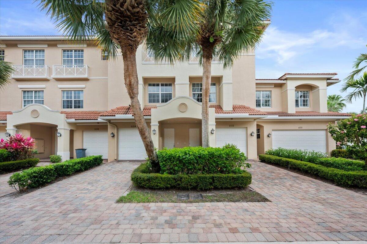 Palm Beach Gardens photo 2