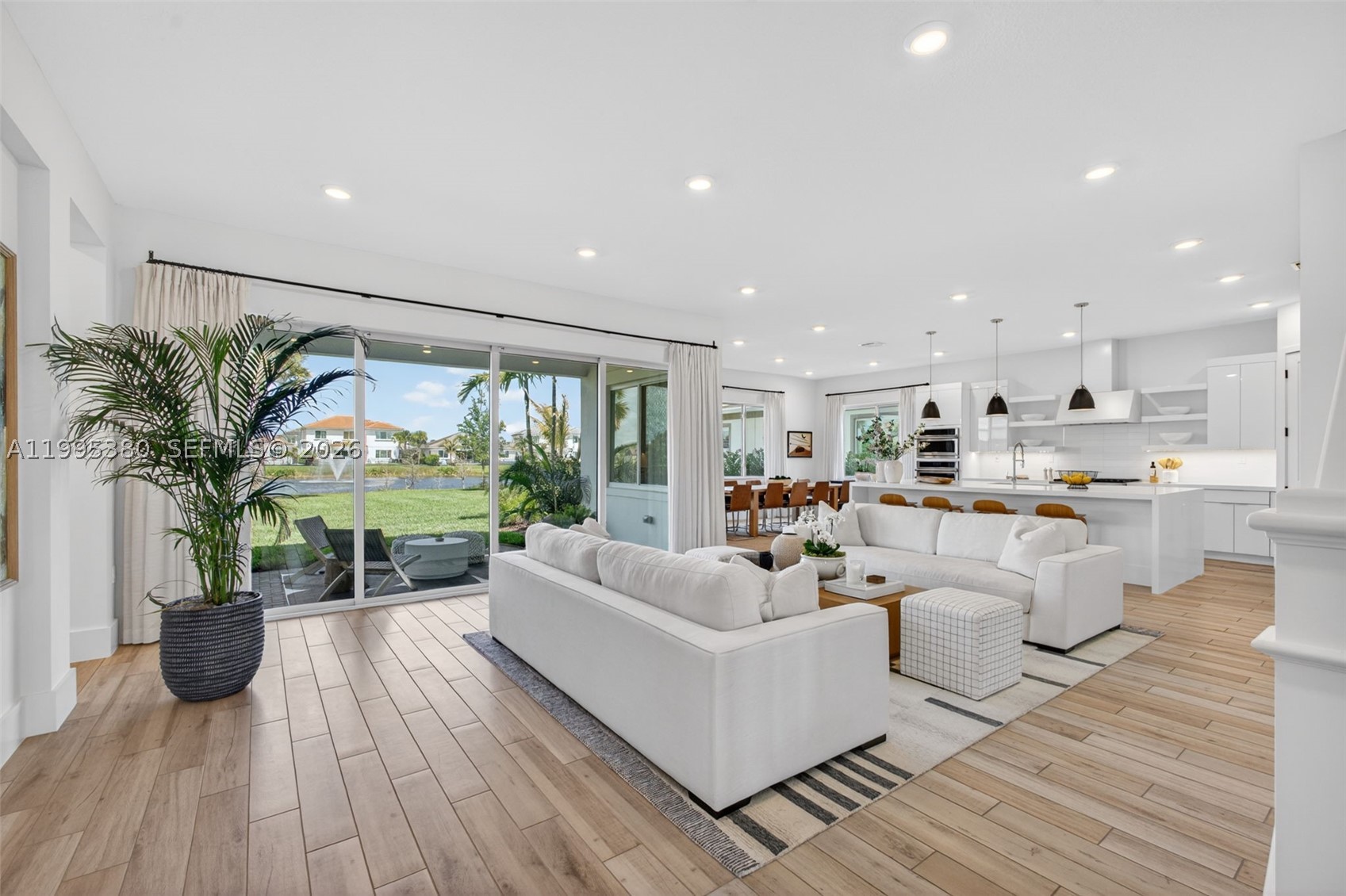 Palm Beach Gardens photo 1