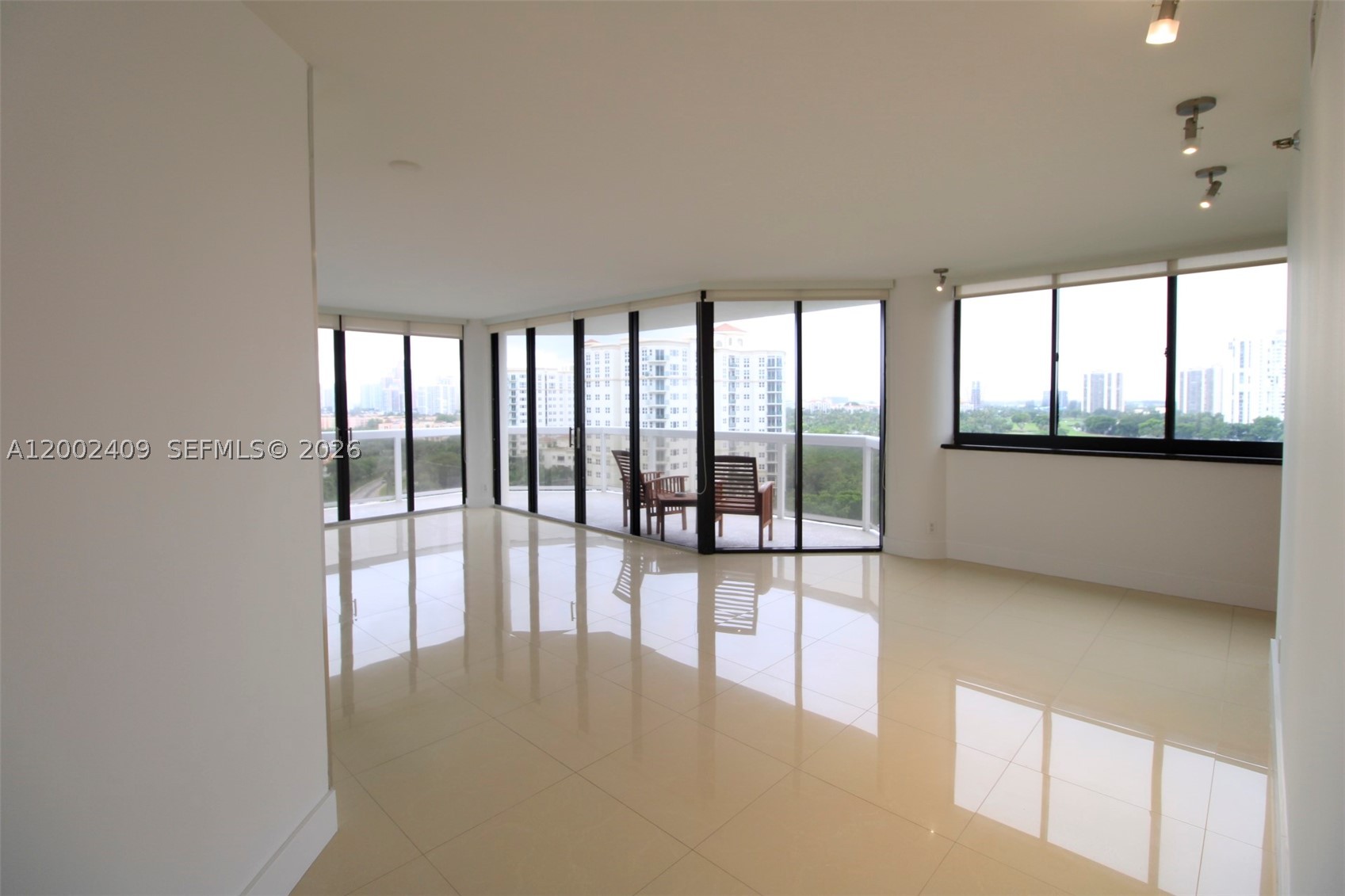 Aventura photo 3