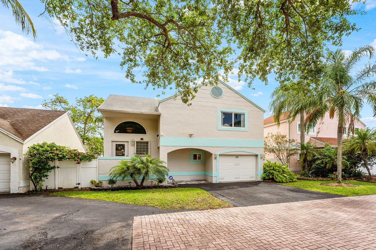 Pembroke Pines photo 2
