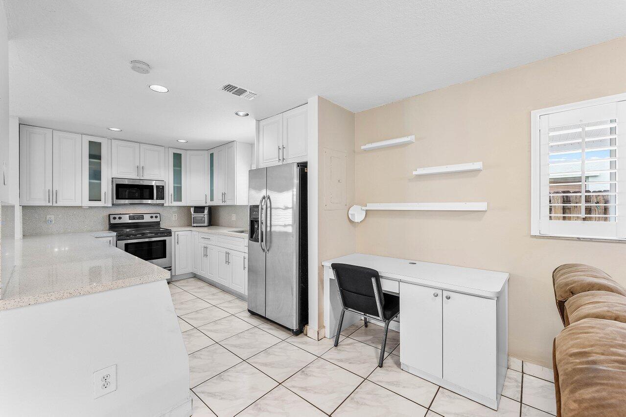 Pembroke Pines photo 4