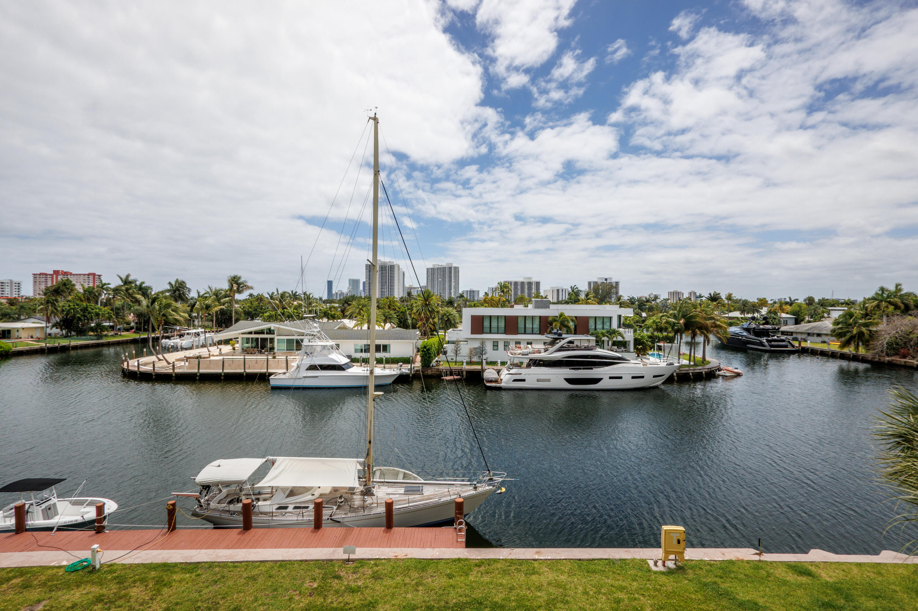 Hallandale Beach photo 3