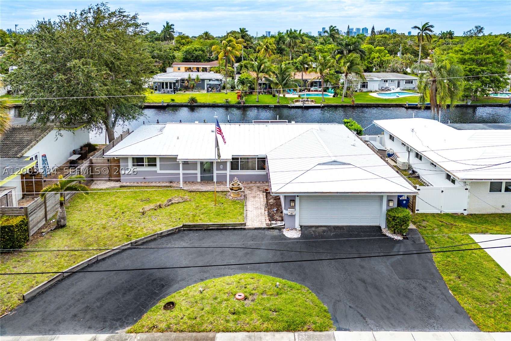Wilton Manors photo 2
