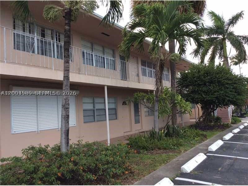 Hallandale Beach photo 4