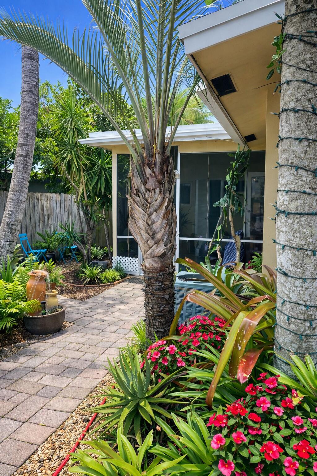Wilton Manors photo 2