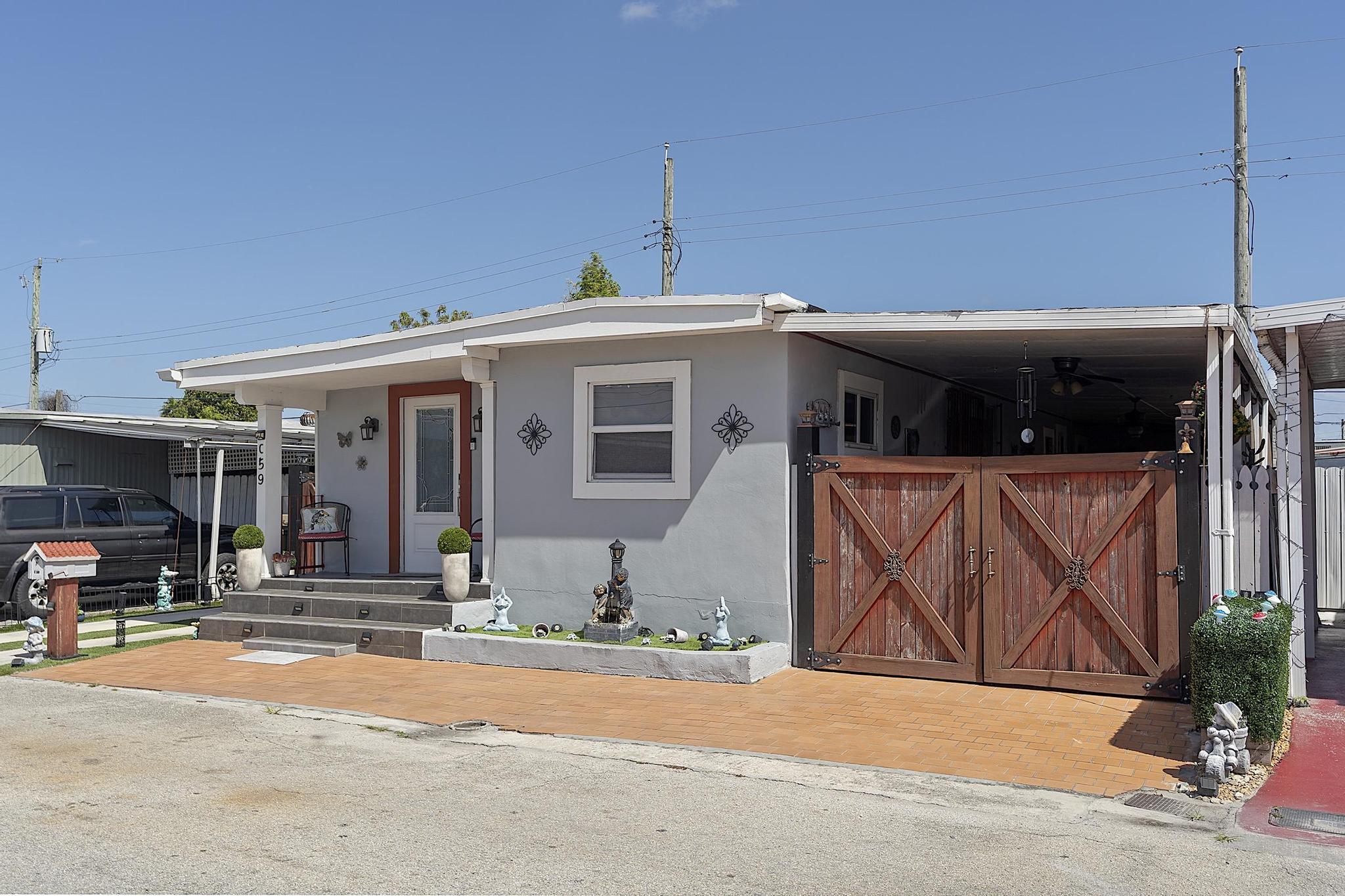 Hialeah photo 3
