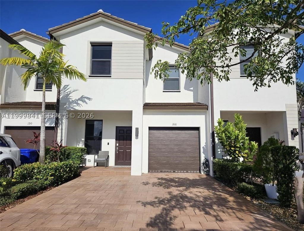 Pembroke Pines photo 1