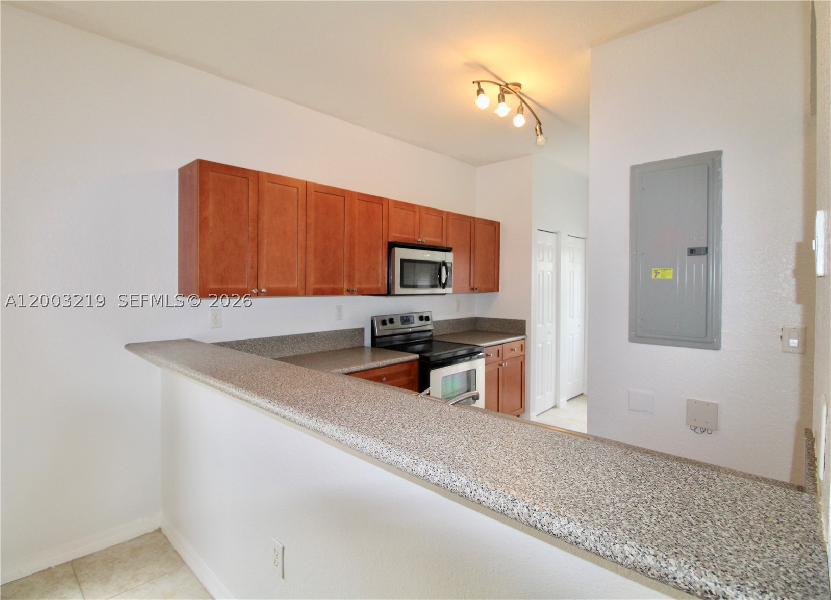 Miramar photo 3