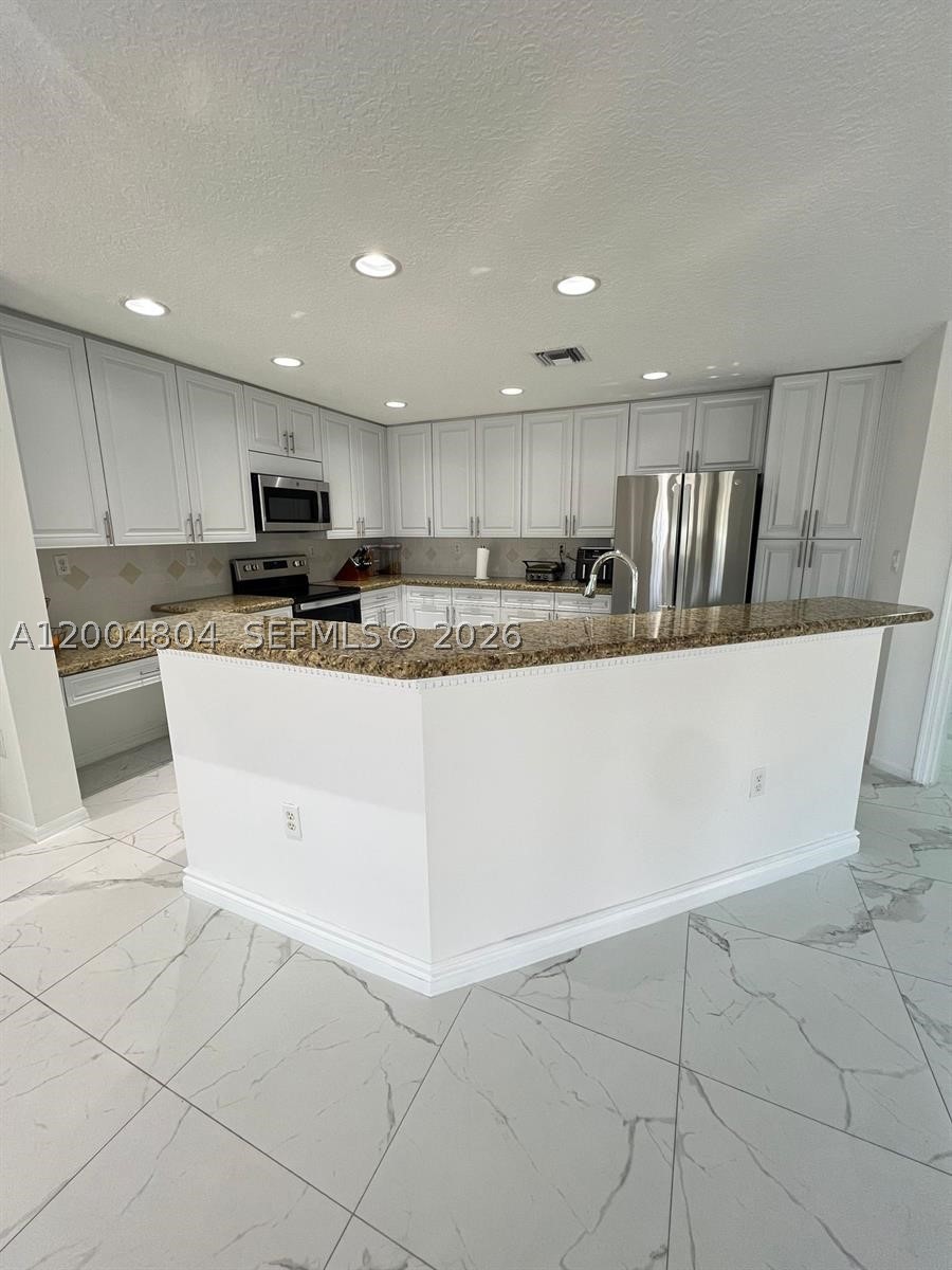 Pembroke Pines photo 5