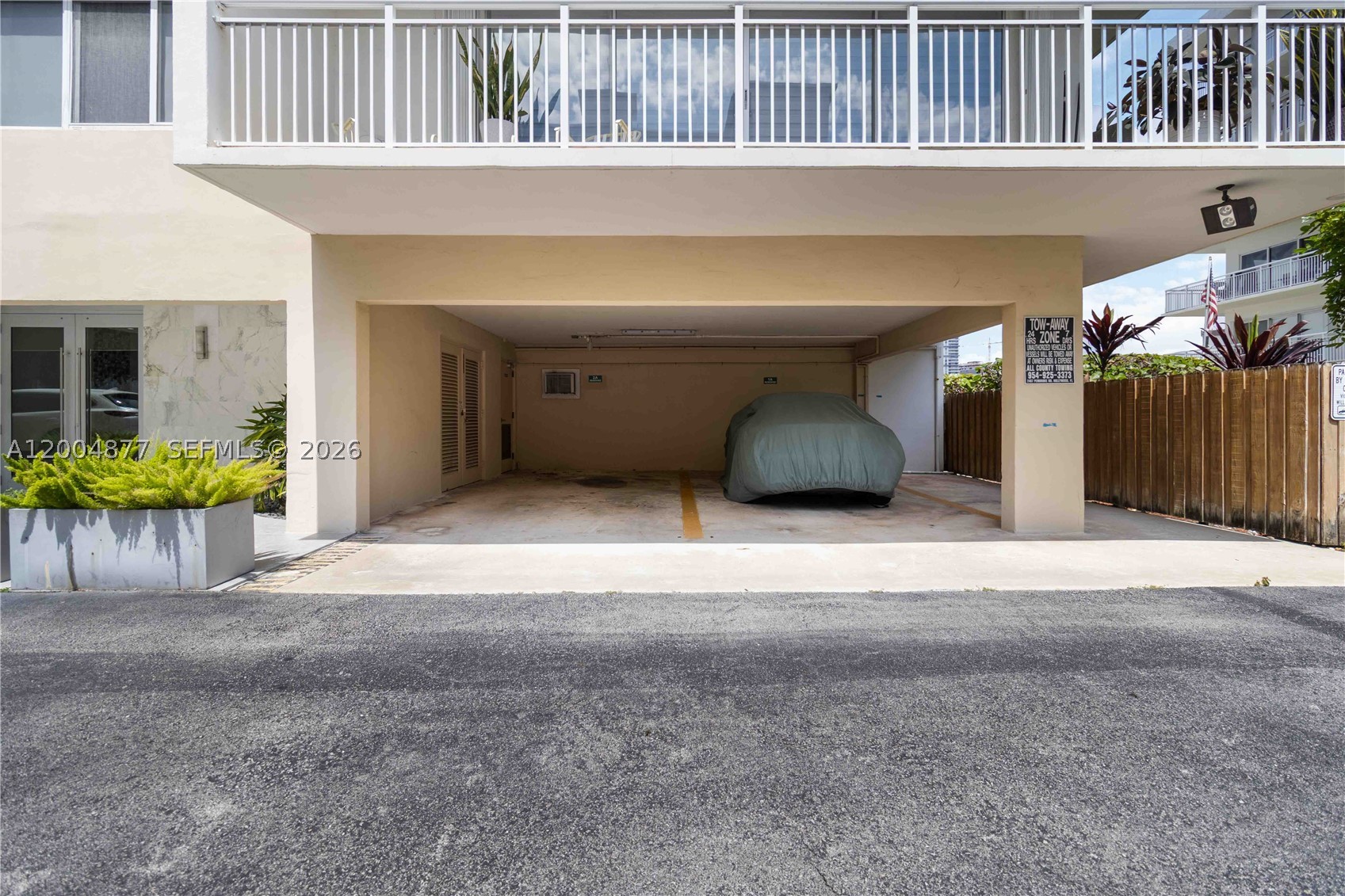Hallandale Beach photo 2