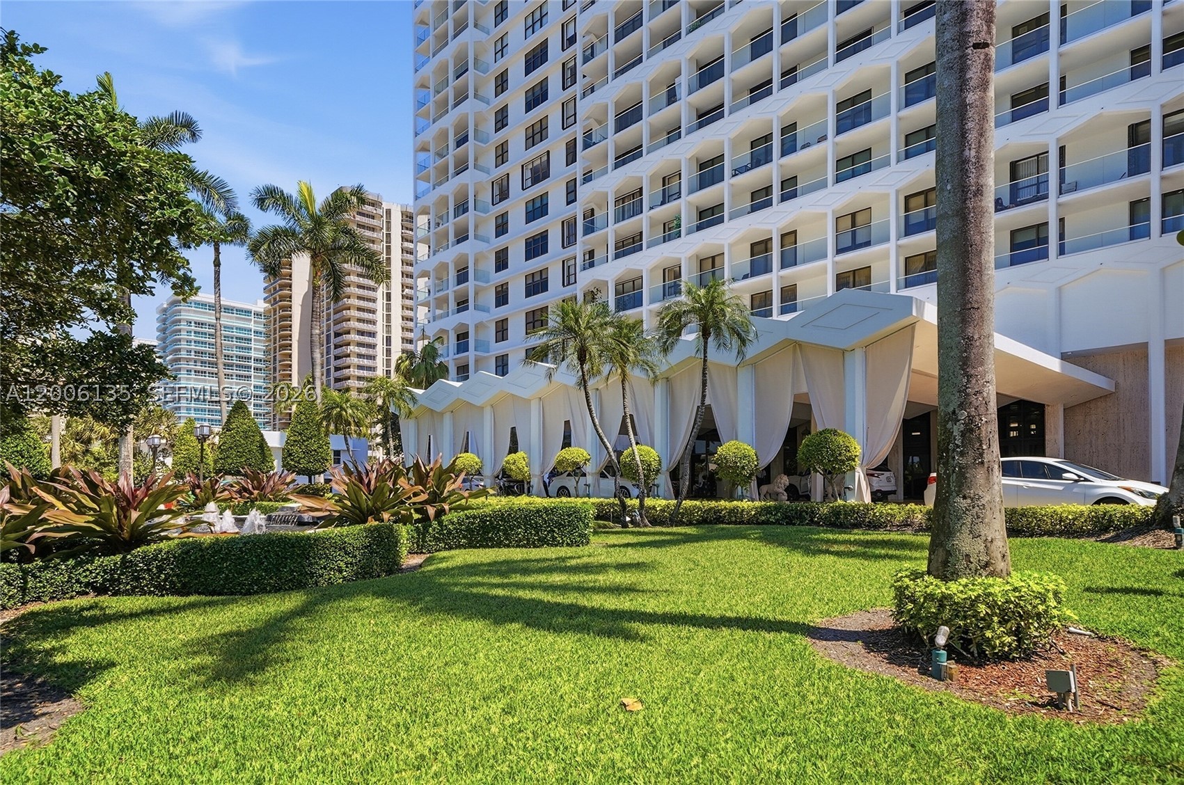 Bal Harbour photo 4