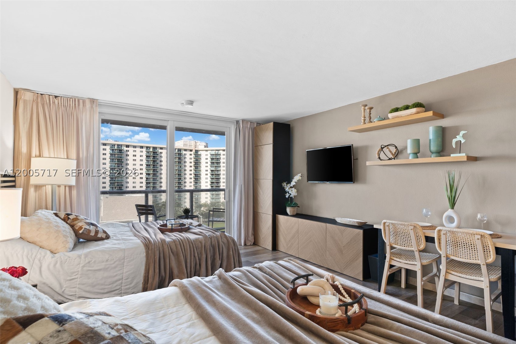 Sunny Isles Beach photo 2