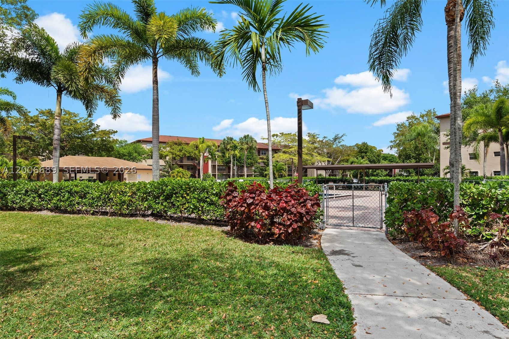 Pembroke Pines photo 4