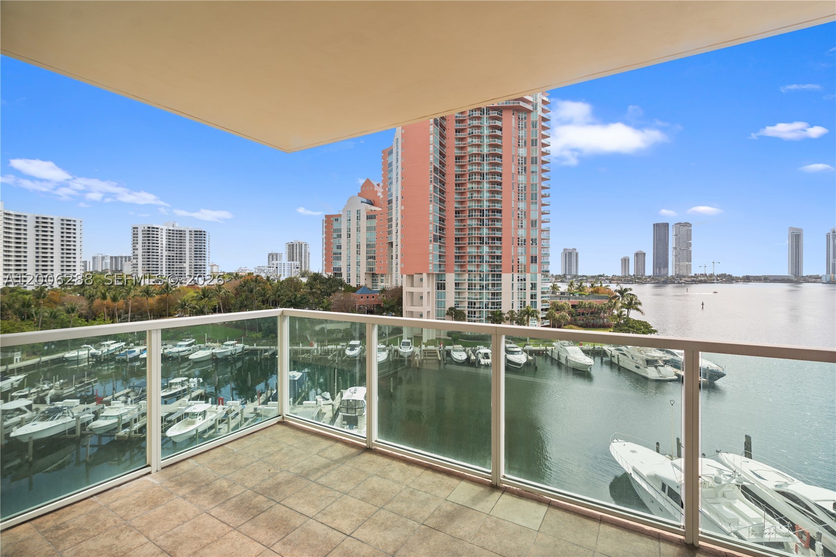 Aventura photo 2