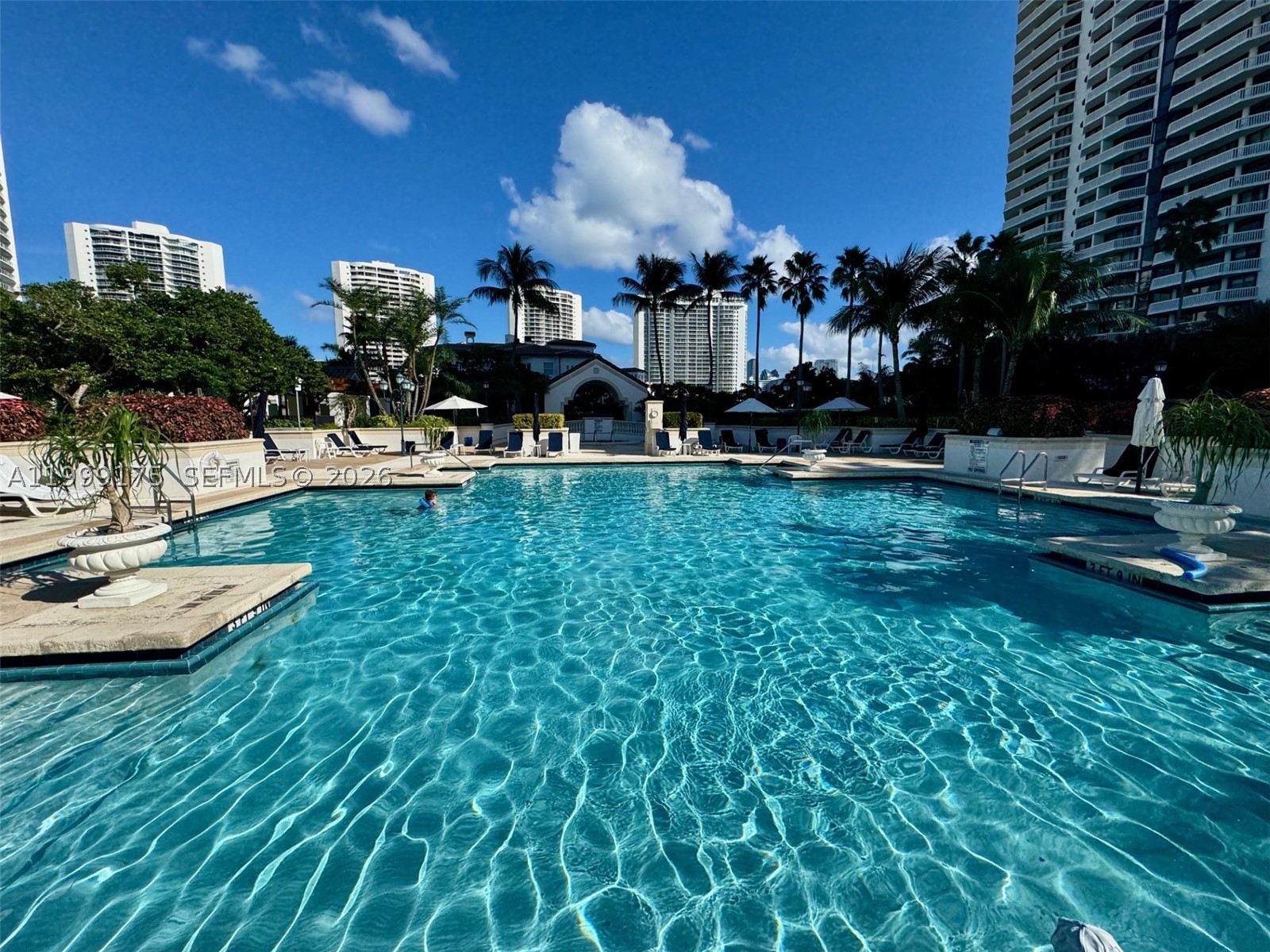 Aventura photo 2