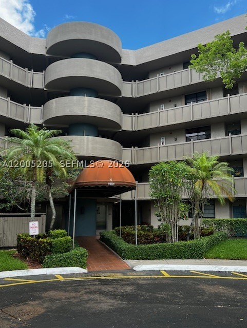 Pembroke Pines photo 1