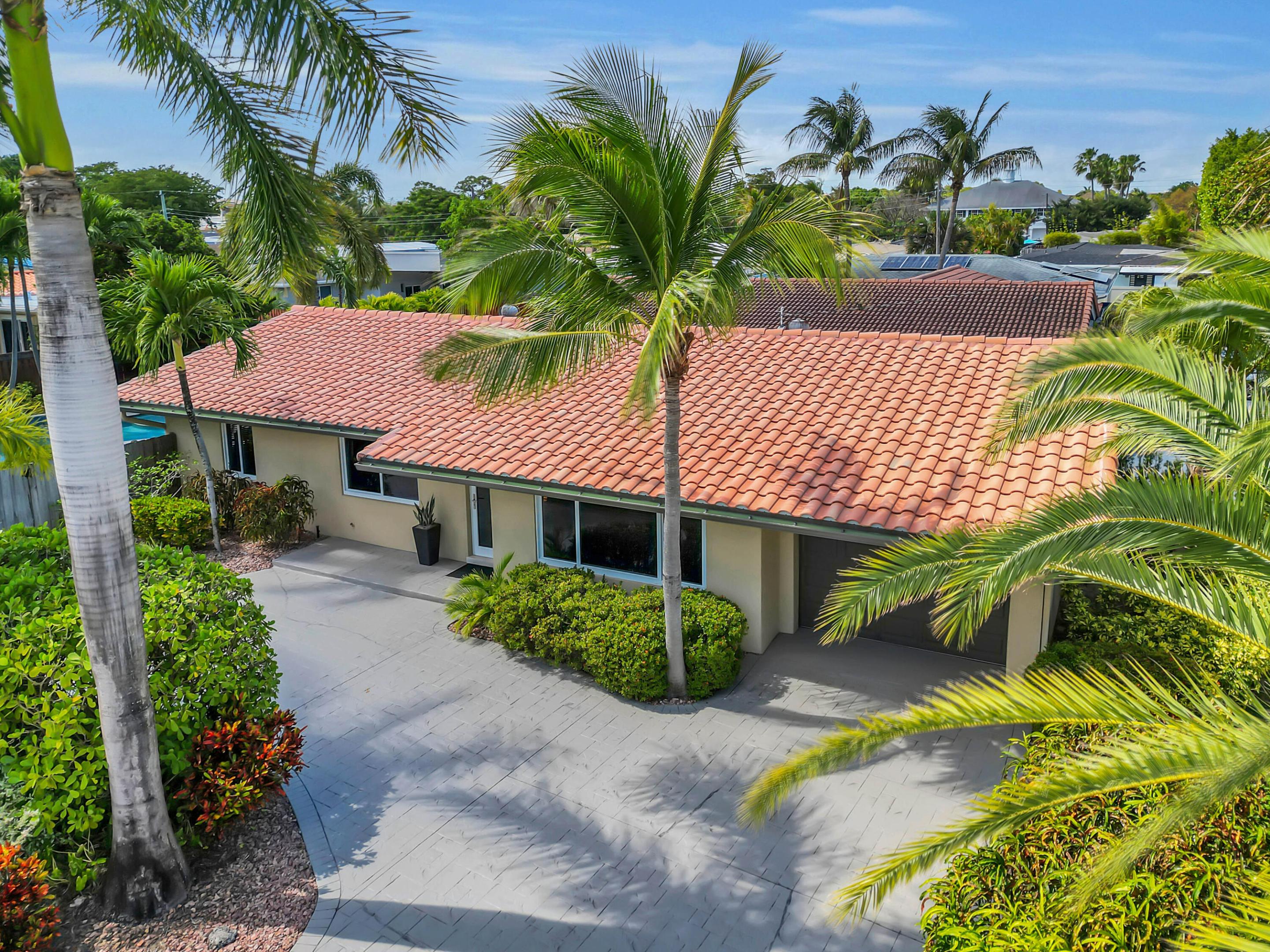 Wilton Manors photo 2