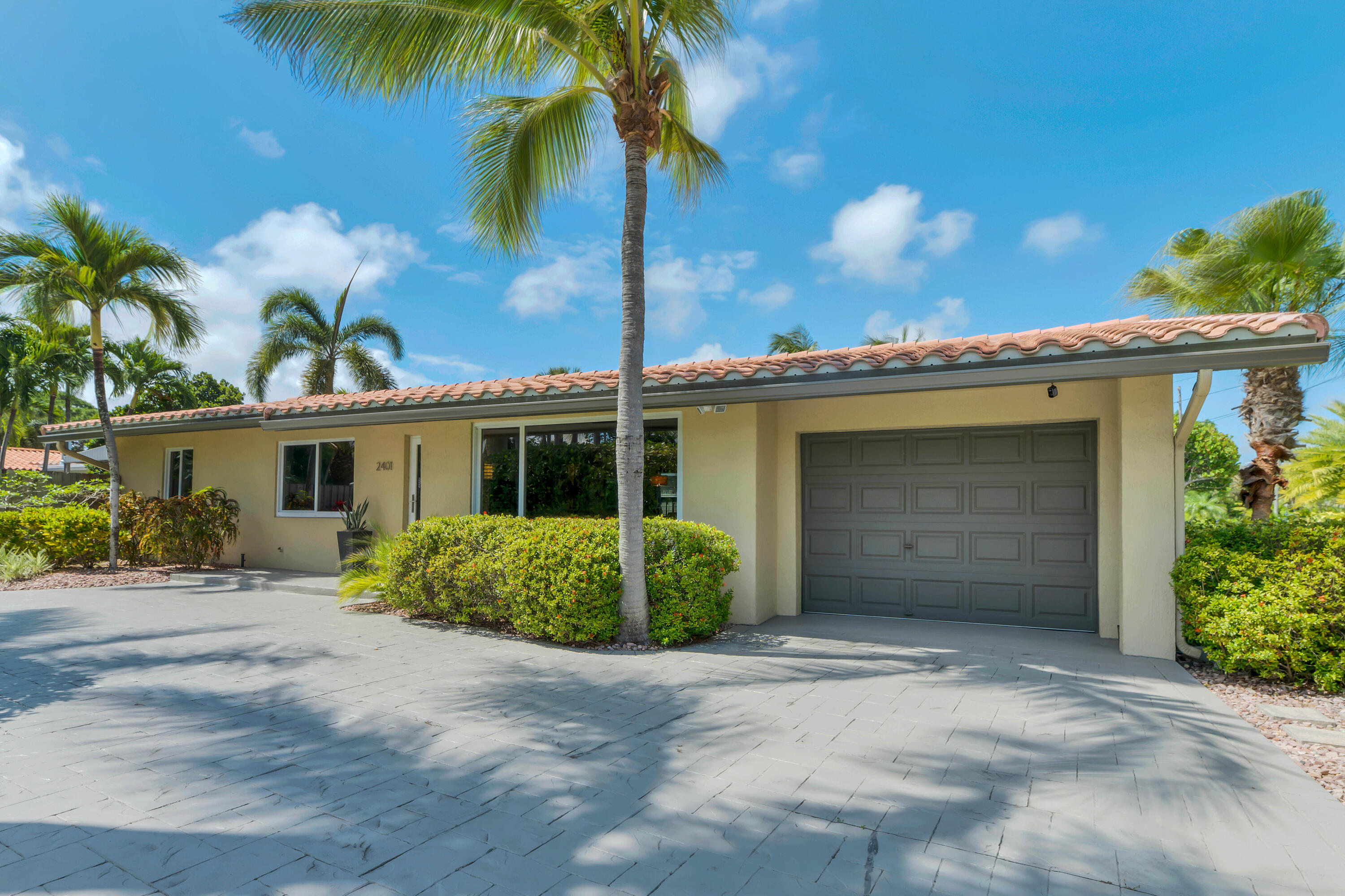 Wilton Manors photo 3