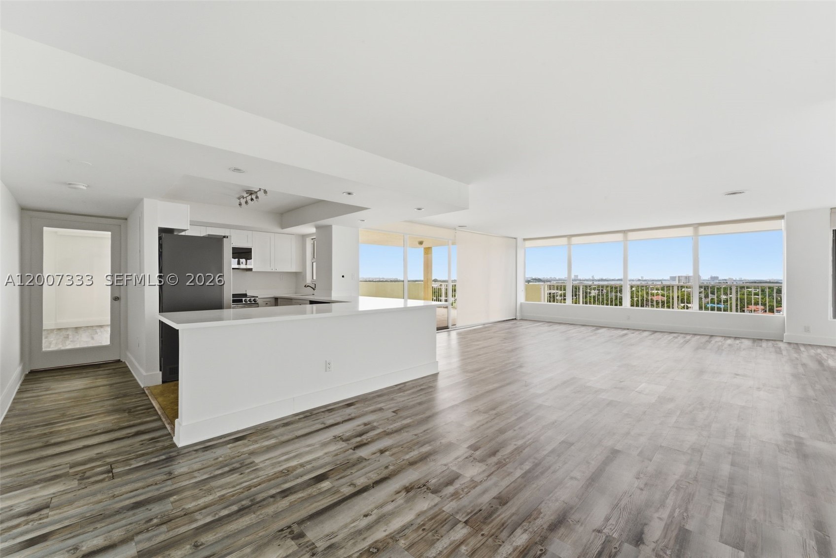 North Miami photo 3